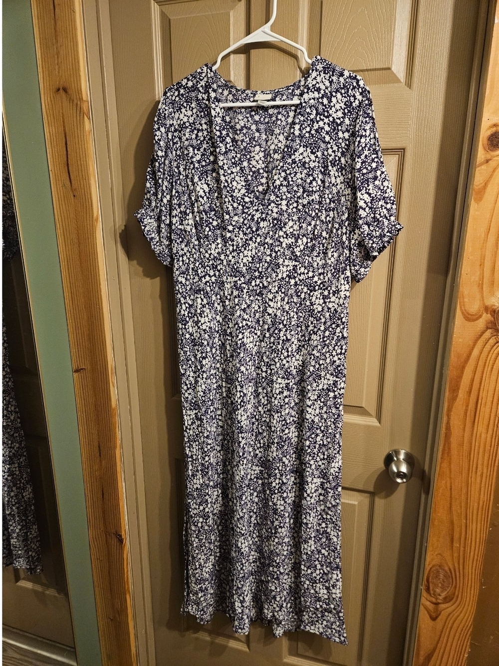 A New Day Navy and White Floral V-Neck Dress with Short Sleeves
